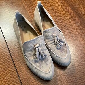 Susina Suede Loafers. Tan. Tassels. Size 8.
